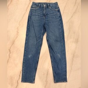 AE Stretch Curvy Mom Jeans (Size 2)